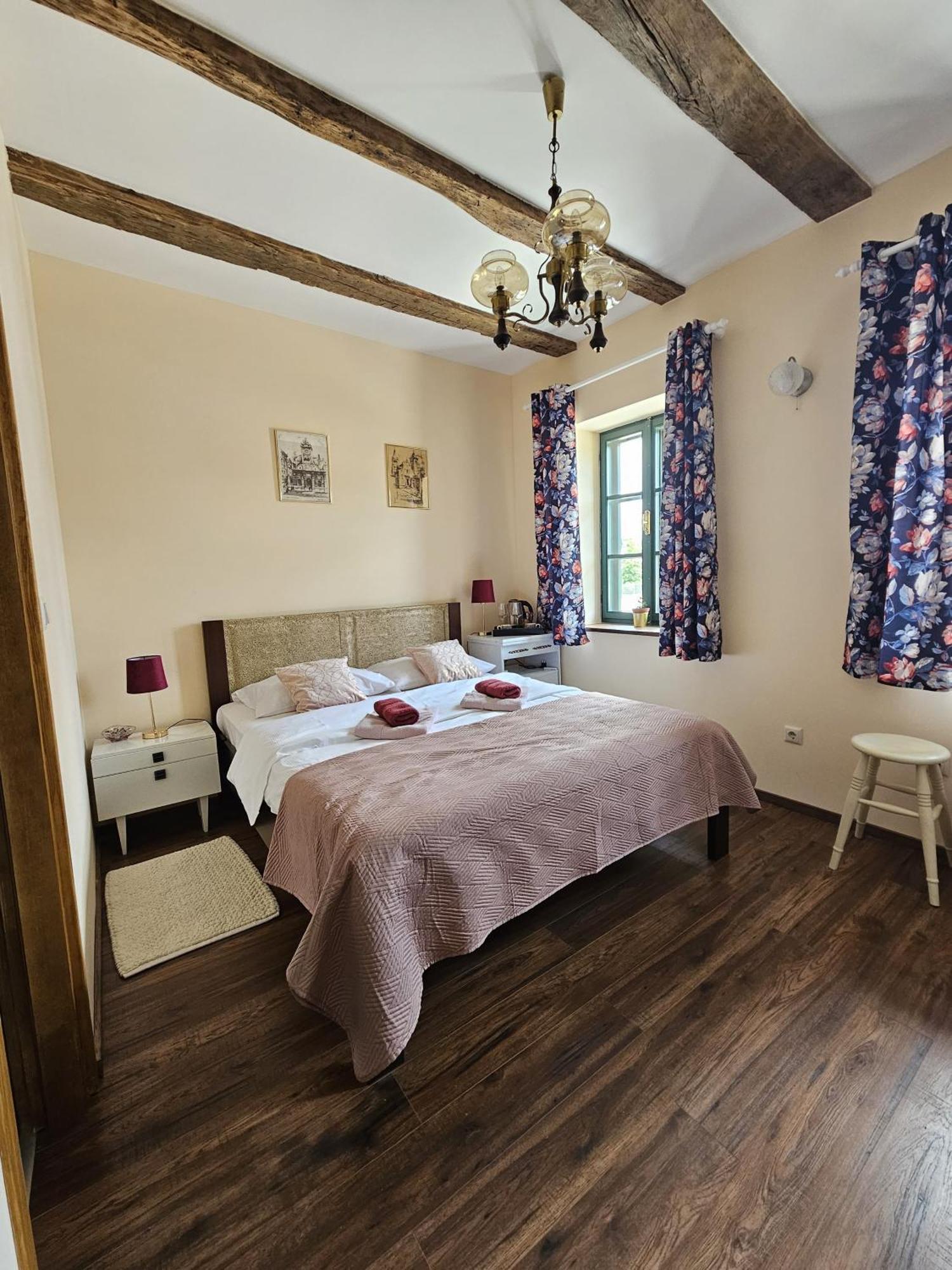 Taverna 1860 Rooms & Apartments Donja Zelina エクステリア 写真